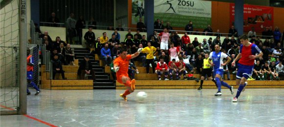 Bis zum 0:5 gegen den TSV Schott, bei dem sich der Verbandsligist allzu schnell in sein Schicksal ergab, hatte Fortuna Mombach noch eine Chance auf den Gruppensieg. Danach war es damit freilich vorbei.