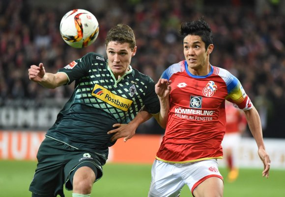 Die Wahrscheinlichkeit, dass Yoshinori Muto (r.) am Sonntag in der Anfangself stehen wird, ist hoch. Offen ist, in welcher Rolle.