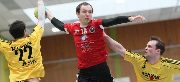 Manuel Frommann fuhr mit dem TV Nieder-Olm gegen die HSG Völklingen in der vergangenen Runde trotz einer 18:38-Klatsche in der Hinrunde einen souveränen 33:25-Heimsieg ein. In dieser Runde unterlag der TVN in Völklingen nur ganz knapp 27:28. Dass nunmehr somit ein Kantersieg gegen die Saarländer bevorsteht, wäre allerdings allzu optimistisch gerechnet.