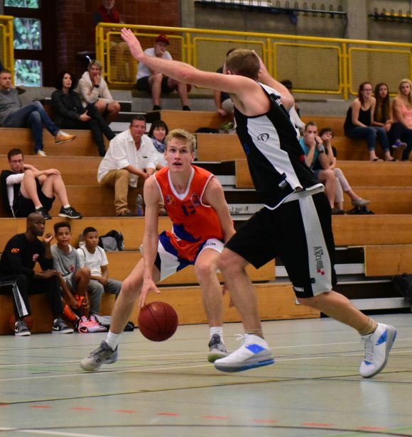 Beteiligte sich mit drei Dreiern am Distanzschussfestival des ASC II: Jonas Noll.