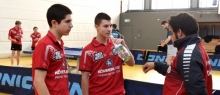 Guillermo Gasio (l.) und Benas Skirmantas (M., hier mit Felix Schmidt-Arndt) räumten am Wochenende im mittleren Paarkreuz alle Punkte ab.