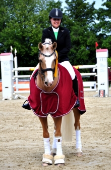 Carina Schuth (RFV Gonsenheim) dominierte die L-Dressur und gewann mit deutlichem Vorsprung  auf dem Pony Karlo, genau genommen Immenmoor Noble Fashion.
