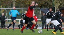 Felix Widmer unterlag mit dem FSV Nieder-Olm im November auf eigenem Platz Türkgücü Mainz mit 1:2. Nur drei Heimsiege sammelte der FSV in zehn Versuchen ein, der Hauptgrund, warum der Tabellenzehnte zum Ende der Winterpause noch nicht aller Sorgen ledig ist.