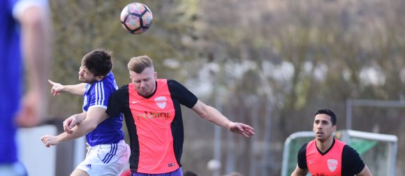Krystian Borowski (M.) erzielte für seinen neuen Klub das erste Pflichtspieltor in diesem Jahr...