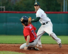 2011 spielten die Mainz Athletics (rechts Nici Weichert) schon einmal gegen Österreich. Am Pfingstwochenende empfangen die A’s die Schweizer Nationalmannschaft zu sieben Freundschaftsspielen.