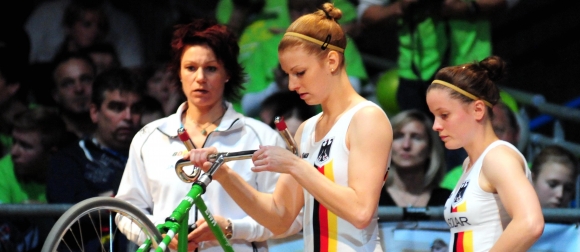 Ihr Deutscher-Meister-Trikot mussten Katrin Schultheis und Sandra Sprinkmeier im vorigen Jahr an Julia und Nadja Thürmer abgeben. Am Freitagabend treffen die beiden Weltklassepaare bei den Landesmeisterschaften aufeinander.