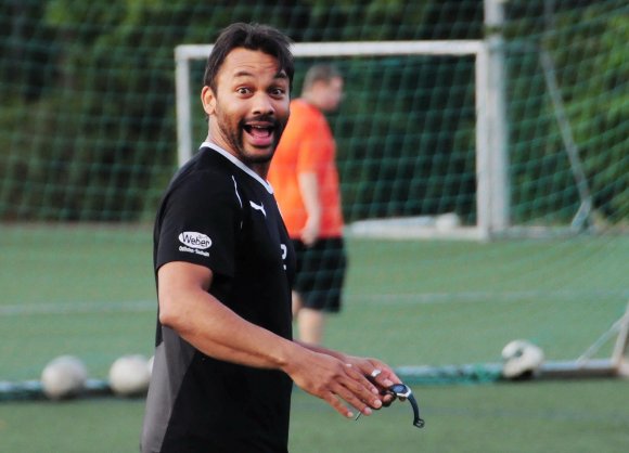 Die Aufholjagd seiner Elf in Ludwigshafen ließ auch Daniel Kittl staunen. Gegen Alemannia Waldalgesheim aber möchte der Mombacher Trainer nicht wieder einem 0:3 hinterherlaufen.