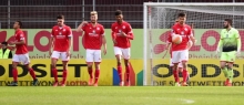 Bedröppelte Mienen kurz vor der Pause bei (v.l.) Marcel Costly, Maximilian Rossmann, Alexander Hack, Aaron Seydel, Gerrit Holtmann und Lukas Watkowiak: ...