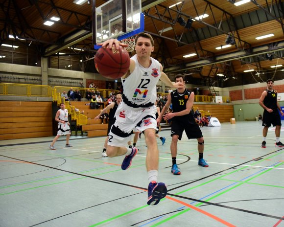 Weiß, was er tut umd kämpft um jeden Ball: Johannes Schulz sprang für den kurzfristig ausgefallenen Maximilian Befort ein. 