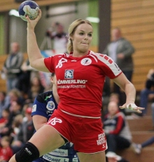 Durch die Abwehrreihe und Sieg: Selina Adeberg besorgte in den letzten Sekunden der Partie beim HC Rödertal den vierten Auswärtserfolg der Saison.