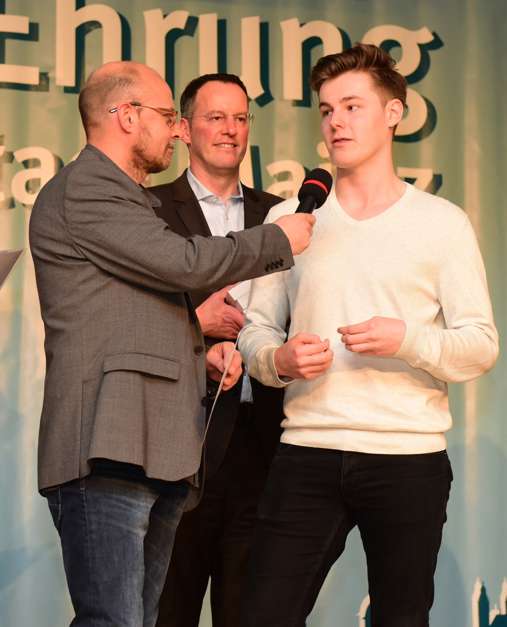 Die Bowler Dennis Schier, Rene Saam und Andreas Doetsch sind mit ihrem 4er-Team Deutscher Meister der A-Jugend. 