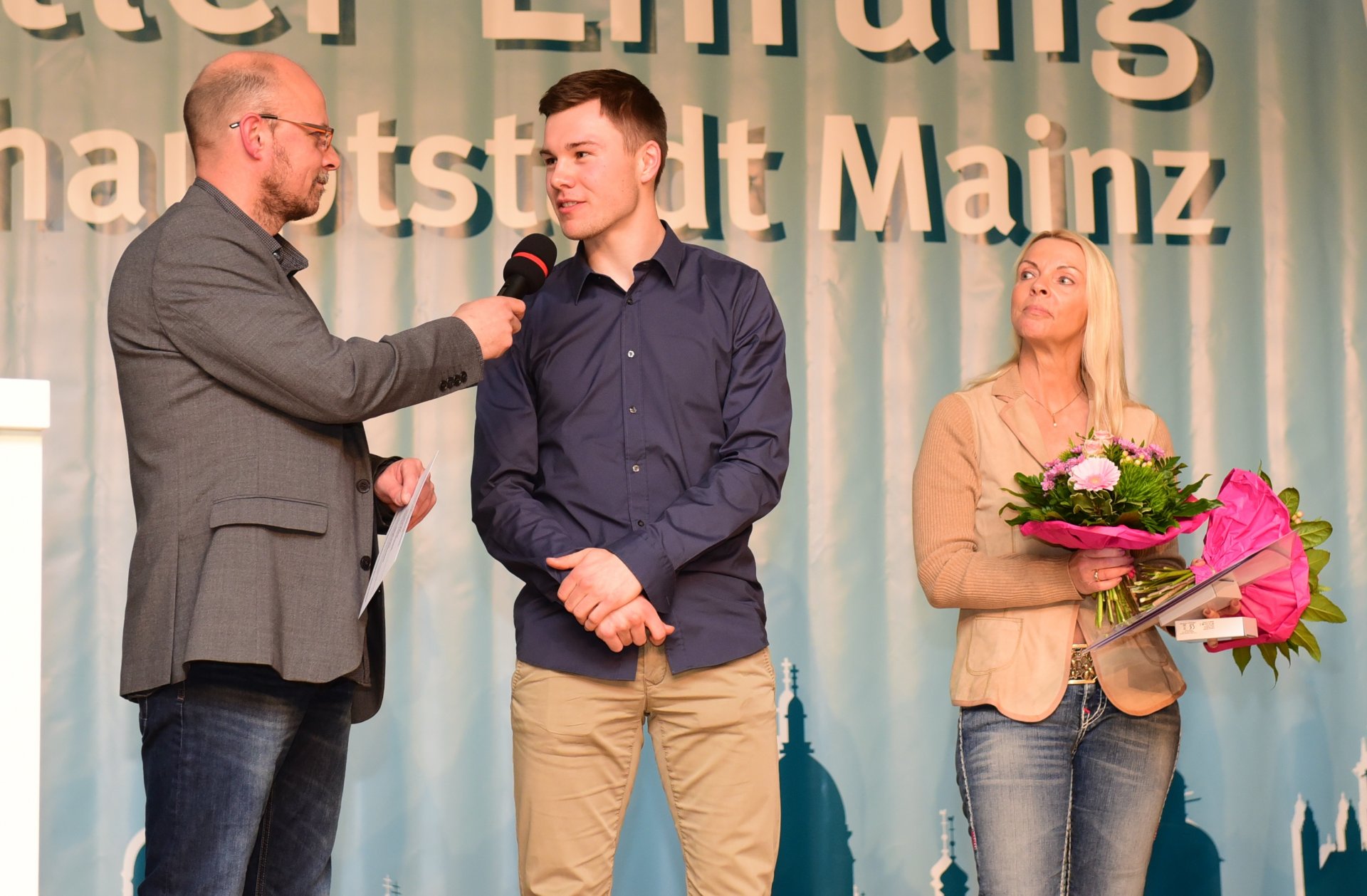 ...Neuzugang Lukas Neumann: Der Deutsche Meister im Matchplay war eigens zur Sportlerehrung von seinem Wohnort Bielefeld nach Mainz gekommen.