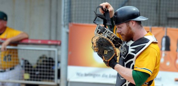 Die Maske wird Catcher Max Boldt auch weiterhin augsetzen. In die neue Saison aber geht er auch als Cheftrainer der Mainz Athletics.