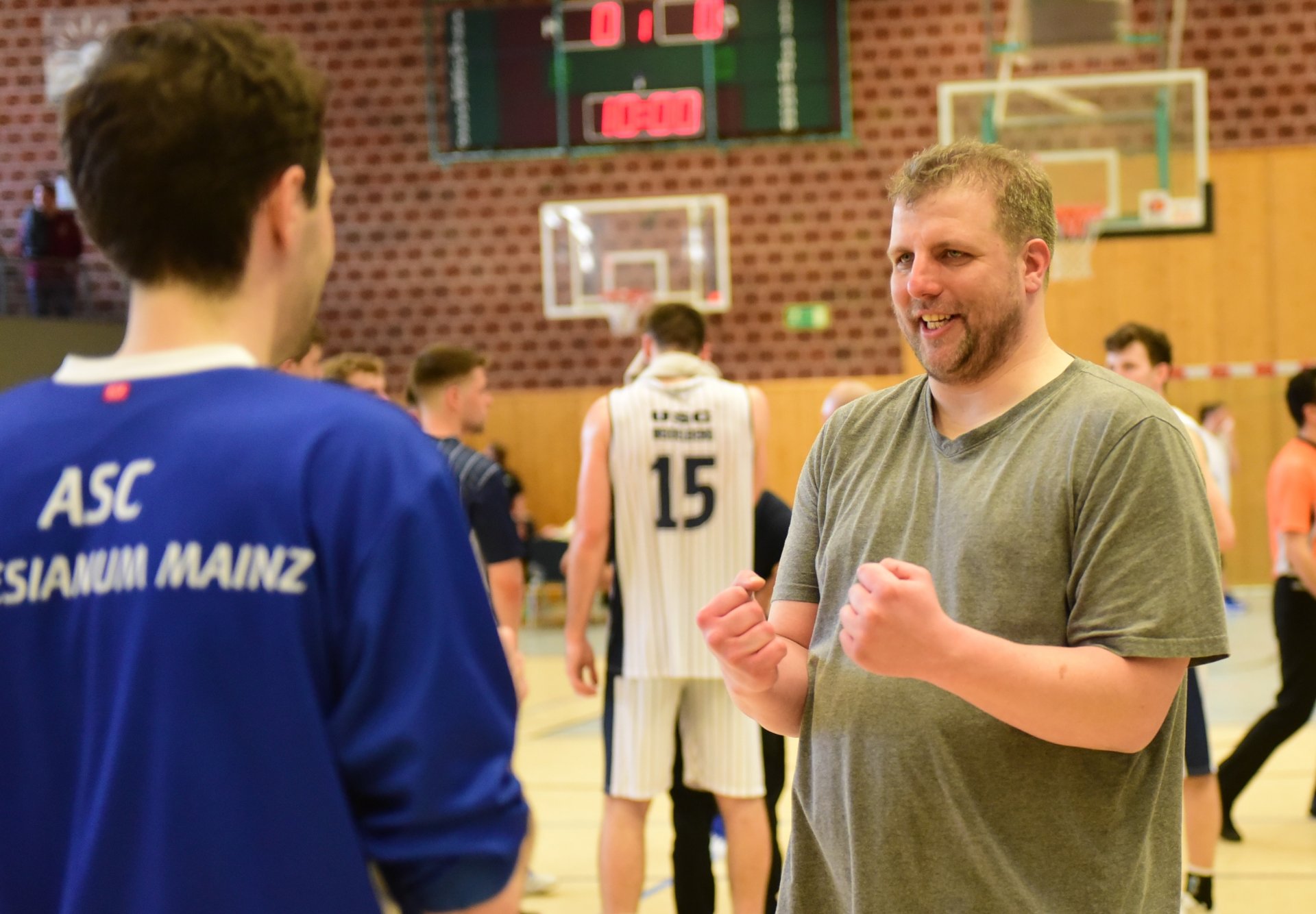 Die Mainzer hingegen konnten den Klassenverbleib bejubeln...