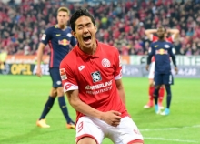 Kein Jubelschrei: Yoshinori Muto war soeben an Pfosten gescheitert.