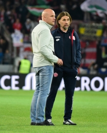 Stehen den Abstiegskampf gemeinsam durch: 05-Sportdirektor Rouven Schröder (l.) und Trainer Martin Schmidt.