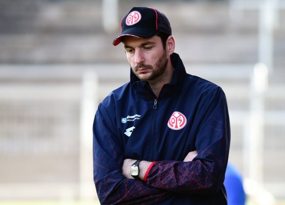 Sandro Schwarz (hier beim 2:4 gegen Hansa Rostock) hat aus einer jungen, unerfahrenen Mannschaft, eine spielstarke Einheit geformt. Für den Verbleib in der Dritten Liga reicht es dennoch nicht.