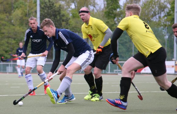 Der neue Berliner im Mainzer Team, Christoph Kissel, war einer von drei Regionalligadebütanten im Schott-Trikot.