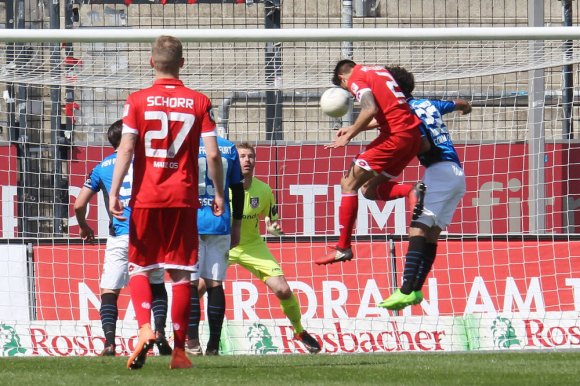 Den Siegtreffer in Frankfurt erzielte Maximilian Rossmann nach rund 70 Minuten per Kopfball.