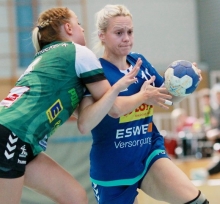Pechvogel im letzten Moment: Julia Veeck verließ das Spielfeld mit einem Bruch im linken Unterarm.