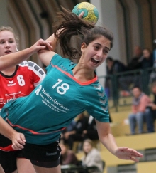 Zweistellig war Ezgi Yoslun im letzten Saisonspiel des TV Bodenheim gegen den HC Gonsenheim erfolgreich und war damit maßgeblich daran beteiligt, dass der TVB am letzten Spieltag der Rheinhessenliga noch zwei Plätze gutmachte.