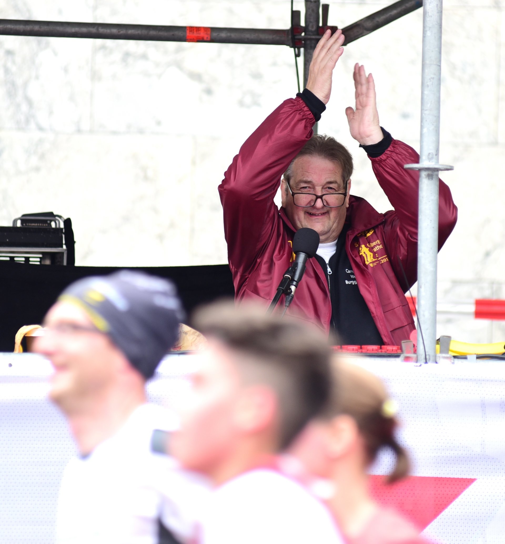 In Stimmung gebracht hatte die Massen Klaus Hafner beim Comeback fünf Wochen nach seinem Schlaganfall. Applaus!