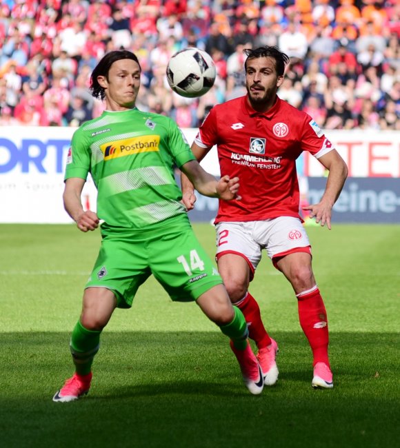 Attackieren ja, aber mit Bedacht: Giulio Donati (r.) und die 05er sollen am Samstag nicht ins offene Messer rennen.