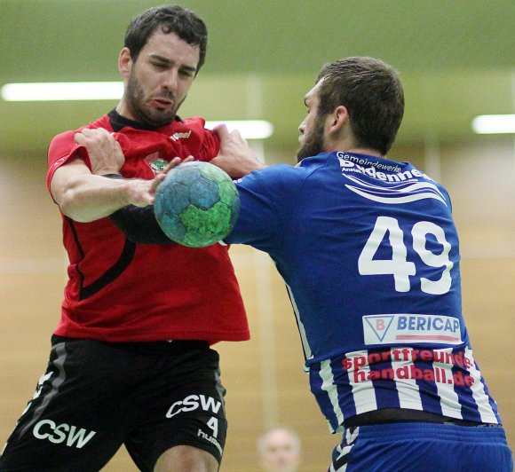 In der vergangenen Saison bekämpfte Kapitän Philipp Becker noch mit Axel Schneider auf dem Trainerposten Maximilian Wetstein und die HSG Kastellaun/Simmern. Am Samstag kehrt Schneider als Trainer der Hunsrücker nach Budenheim zurück, Becker wird nach seiner Knie-OP nicht mitwirken können.