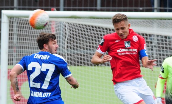 Mit einem Sieg gegen Fortuna Köln wollen sich Tevin Ihrig und die U23 aus der Dritten Liga verabschieden.