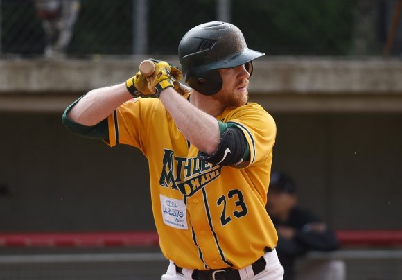 Schlug schon im ersten Inning den Ball über den Zaun: A's-Spielertrainer Max Boldt.
