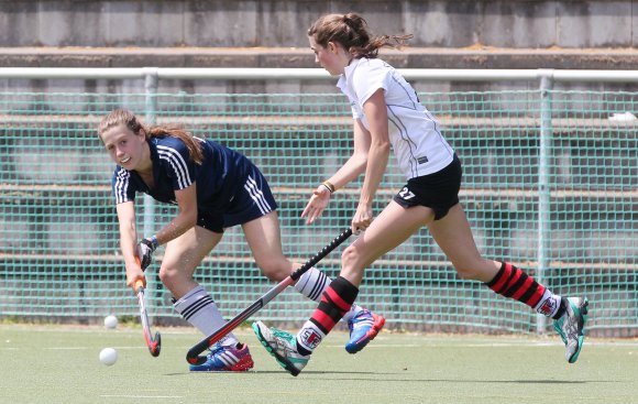 Michelle May (.), hier im jüngsten Heimspiel gegen den SC1880, beim 1:1 zum Abschluss der vergangenen Feldrunde, war als Mittelfeldspielerin mit Ballsicherheit und Drang nach vorne bei den jüngsten Auftritten eine der stärkeren Mainzer Spielerinnen.