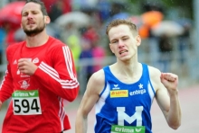 Fabian Bürckel (r.) lief in Weinheim neue Bestzeit über 400 Meter, hätte aber durchaus schneller sein können.