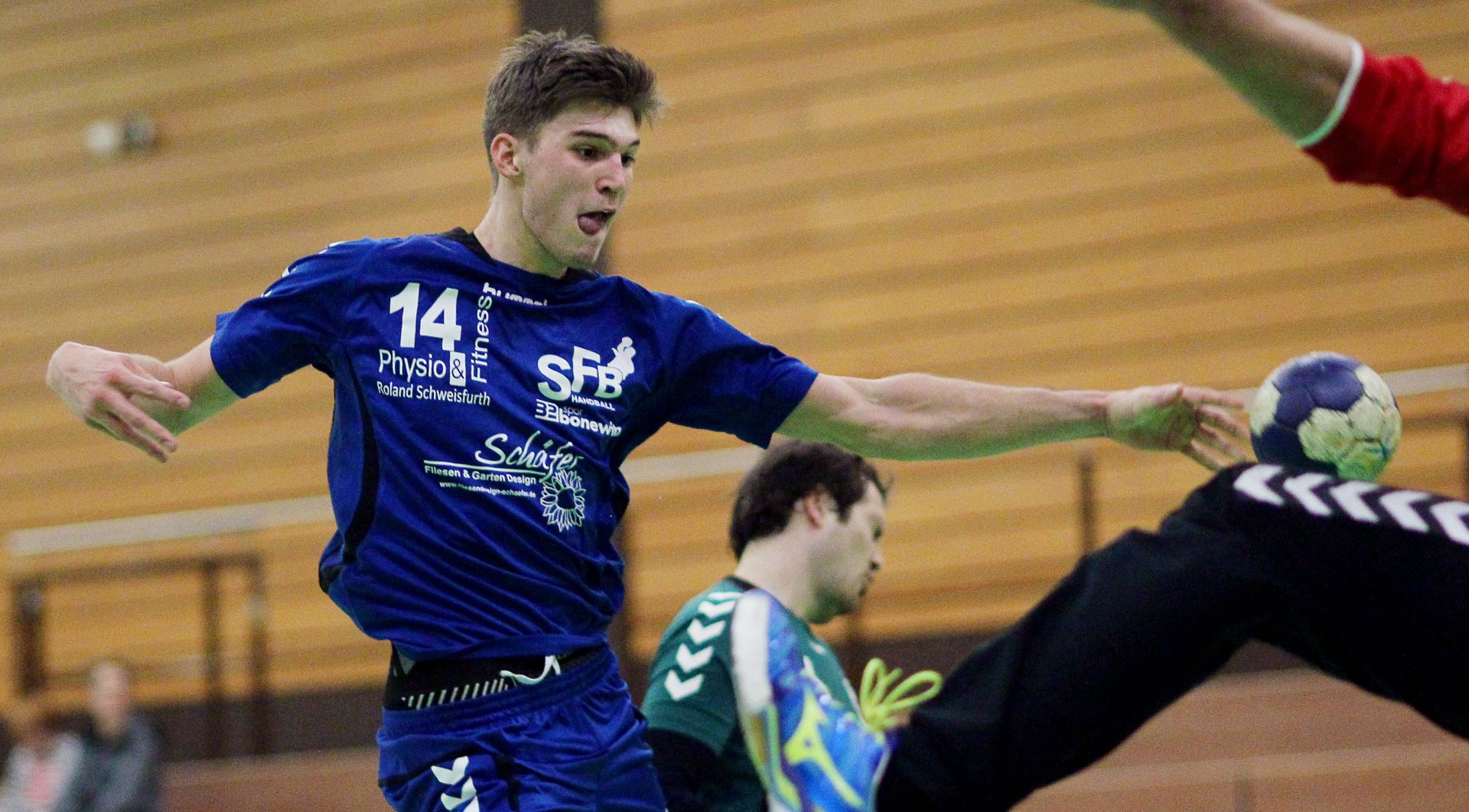 Johannes Sturm ist als hoch gewachsener Linkshänder eine Zukunftshoffnung für die Sportfreunde Budenheim. Er rückt zusammen mit Bruder Lukas nun fest ins Oberligateam auf.