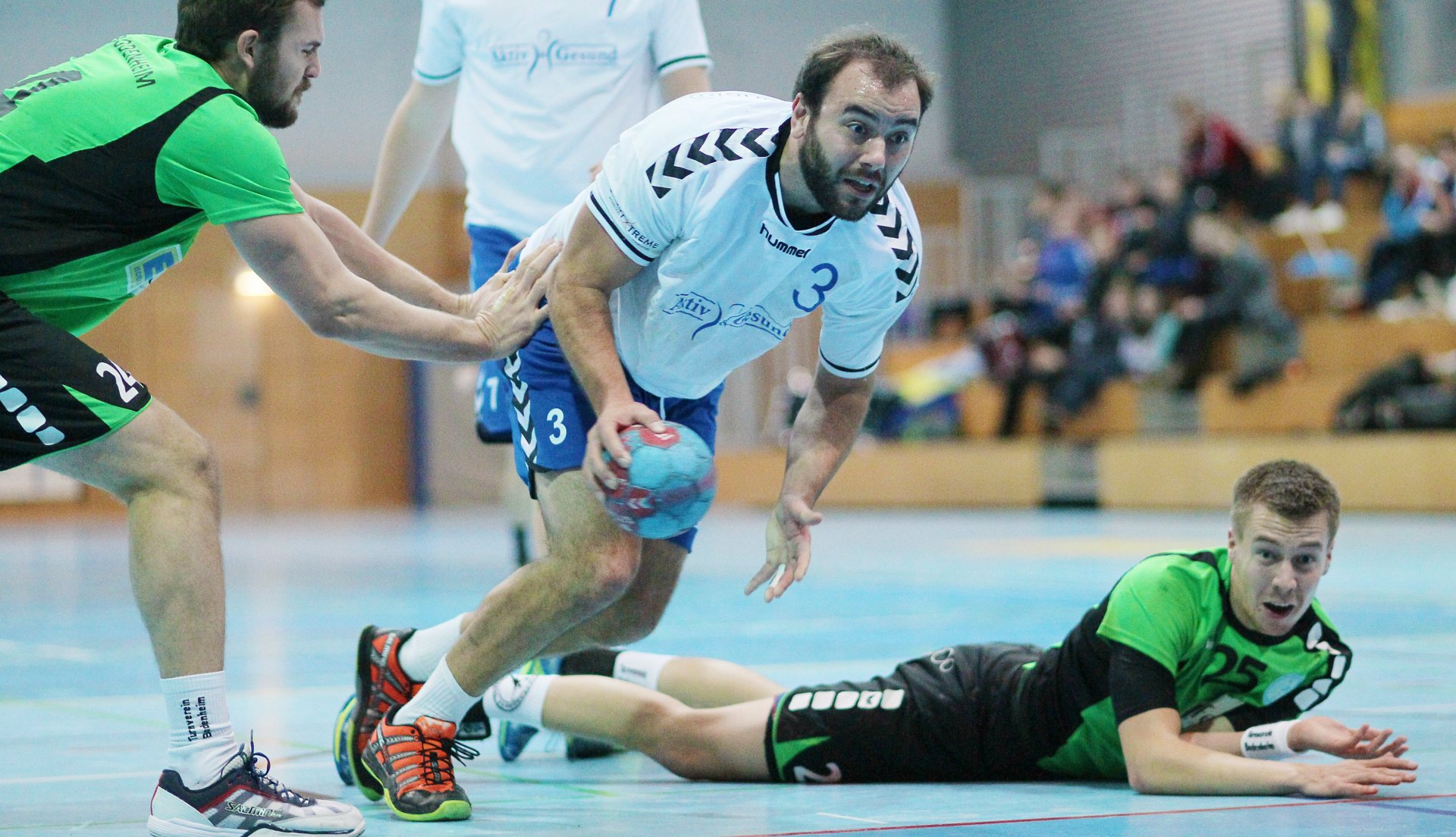 Gegen den TV Bodenheim waren Andreas Born und die SG Bretzenheim in eigener Halle mit 27:29 noch knapp unterlegen. Im Rückspiel landete die SGB in Bodenheim mit dem gleichen Ergebnis dann aber einen Coup, der entscheidend mithalf, den Klassenverbleib zu sichern.