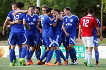 Nicht alle Blauen, die auf diesem Foto zu sehen sind, werden auch in der kommenden Saison für den SV Gonsenheim auflaufen. Trainer Babak Keyhanfar sieht den Kader aber auch nach den personellen Veränderungen gut aufgestellt. 