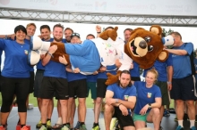 Da legt sich Schotti flach: Die Bereitschaftspolizei war auch in diesem Jahr wieder ganz vorne dabei mit ihren 463 absolvierten Runden in den zehn Stunden und kam damit auf Platz zwei.