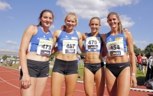 In diesem Moment kurz nach dem Rennen freuten sich (v.l.) Kristin Tuxford, Luise Pecht, Marie Harzer und Friederike Kallenberg noch über Bronze. Wenig später ging's eins rauf. 