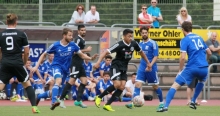 Auffälliger Wirbler: Auf der rechten Seite zeigte SVG-Neuzugang Dennis Desousa Oelsner, dass er sich mit seinen technischen Fertigkeiten auch zwei Spielklassen höher durchsetzen kann. Er bereitete den Führungstreffer für die Gonsenheimer vor.