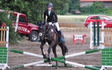 Jona Maya Kühnemann belegte mit Portofino im Springreiter-Wettbewerb Platz drei.