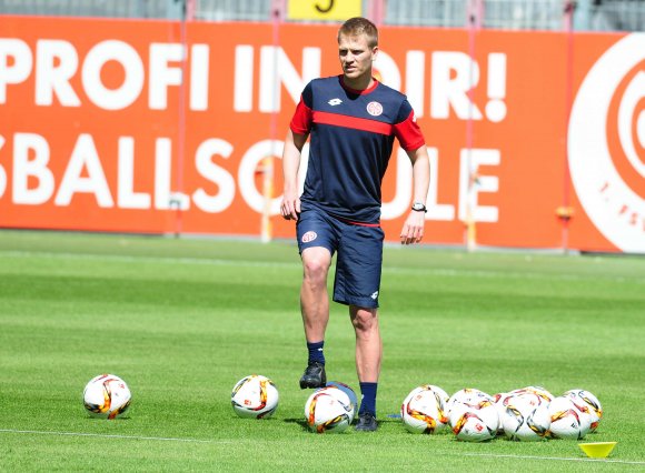 Ab sofort in Königsblau: Peter Perchtold.