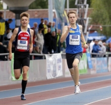Sein bislang bestes 400-Meter-Rennen beendete Fabian Bürckel (r.) nach 48,37 Sekunden.