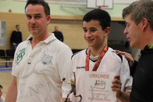 Auszeichnung für Lucas Nedden zum wertvollsten Spieler (MVP) des Turniers.