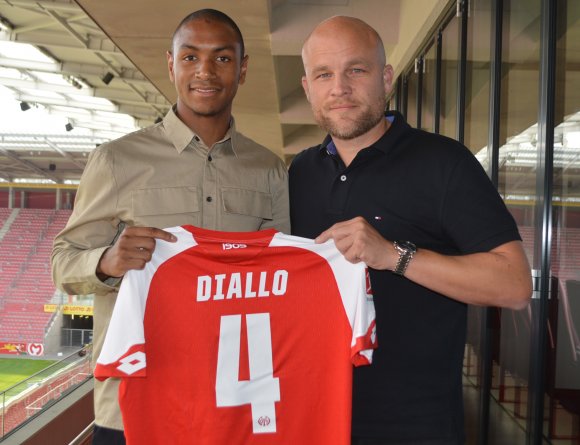 Soll die Innenverteidigung der 05er verstärken: Der französische U21-Nationalspieler Diallo schließt sich dem Bundesligisten an, Rouven Schröder zeigt sich sehr zufreiden.