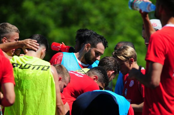 ...der sich seit Montag wieder im Kreis seiner Mainzer Mannschaftskollegen befindet.