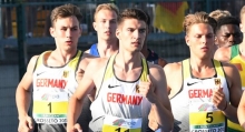 Am Ende zweier anstrengender Tage stellte Manue Wagner (M.) sich noch als Tempomacher in den Dienst seines Kumpels Niklas Kaul (l.).