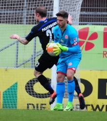 Erst ein Ermüdungsbruch, jetzt eine Kahnbeinverletzung: Jannik Huth ist vom Pech verfolgt.