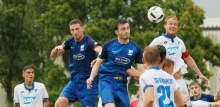 Constantin Leinhos (M.) gelang kurz nach dem Hoffenheimer Führungstreffer der Ausgleich...