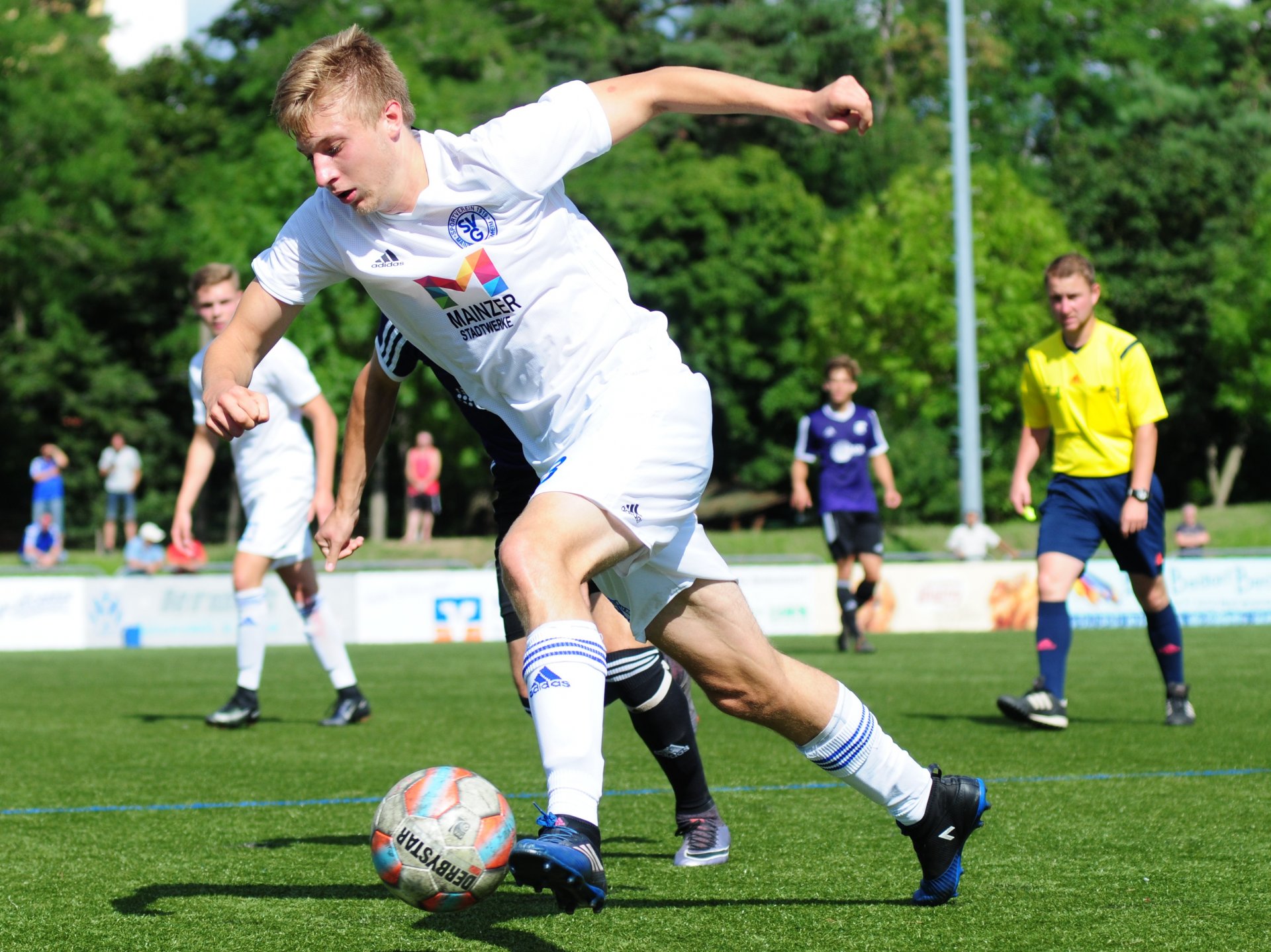 Lars Hermann war für den kurzfristig ausgefallenen Stefano Pennella in die Anfangself gerückt – einer von drei gerade der U19 entsprungenen Spielern, die von Beginn an auf dem Feld standen… 