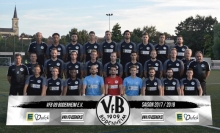 Der VfB Bodenheim in der Saison 2017/18: Obere Reihe v.l.: Günter Loos (Sportlicher Leiter), Adem Kaya, Dominik Lang, Tobias Porth, Norman Loos, Sabian Cooper, Calvin Faßnacht, Nuno Tiefenbach, Oliver Hoch (Kotrainer). Mittlere Reihe v.l.: Trainer Jürgen Collet, Betreuer Uwe Köth, Enrico Gottwald, Maurice Göbig, Philipp Kögler, Steffen Jennerke, Antonio Serratore, Leon Porsch, Dennis Steinbrecher, Torwarttrainer Harald Loos, Teammanager Rüdiger Acker. Untere Reihe v.l.:  Manuel Wein, Luca Hieronymus, Nelson Kari-Kari, Mareck Dörr, Tobias Bruhn, Hendrik Schreiber, André Pinheiro, Carlos Stabel, Michael Widera. Es fehlen: Alan Ates, Marco Bergmann, Idris Hourle.