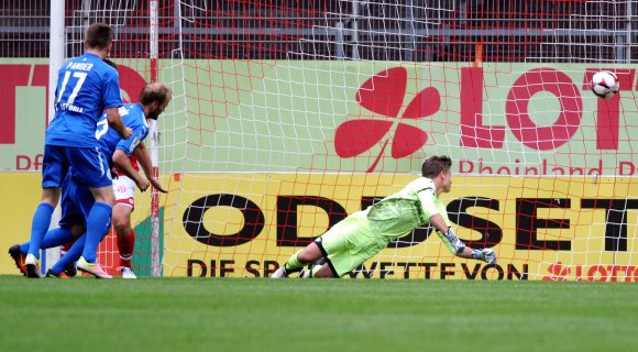 In der 32. Minute war Finn Dahmen zum zweiten Mal geschlagen.
